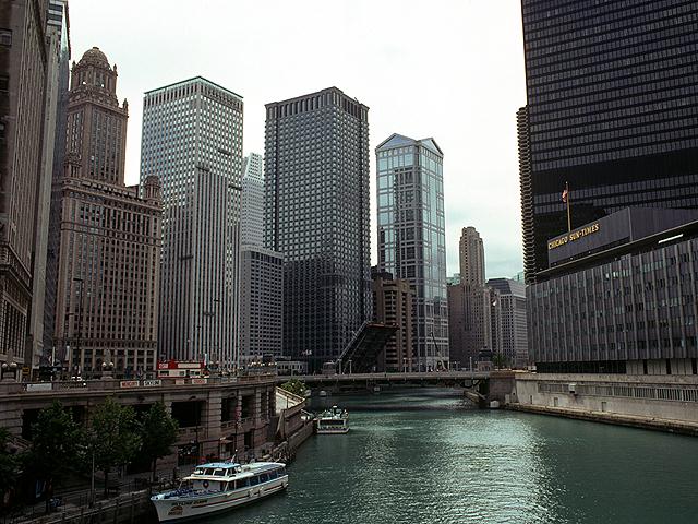av027.jpg (76897 bytes)